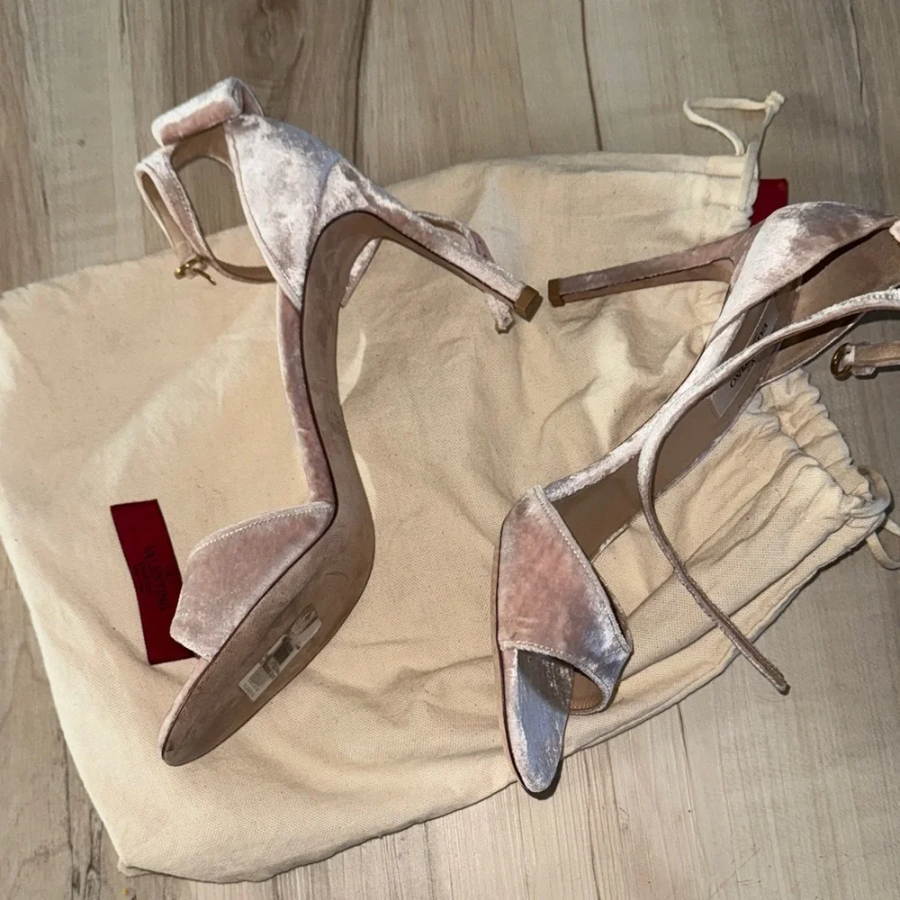 Valentino Blush Velvet Heels - Picture 2 of 2